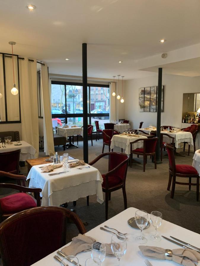 Hotel Des 3 Marches- Logis Hotel Restaurant Le Vésinet Buitenkant foto